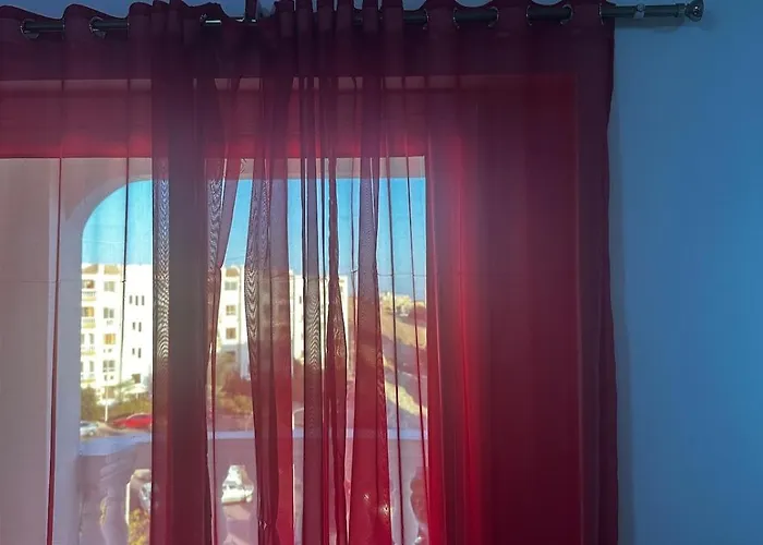 Bright With Sea And Airport Views Mubarak 2 Apartman *