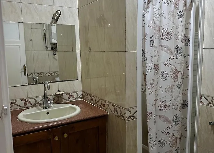Bright With Sea And Airport Views Mubarak 2 Apartman Gurdaka
