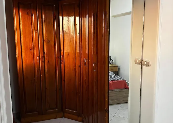 Bright With Sea And Airport Views Mubarak 2 Apartman *